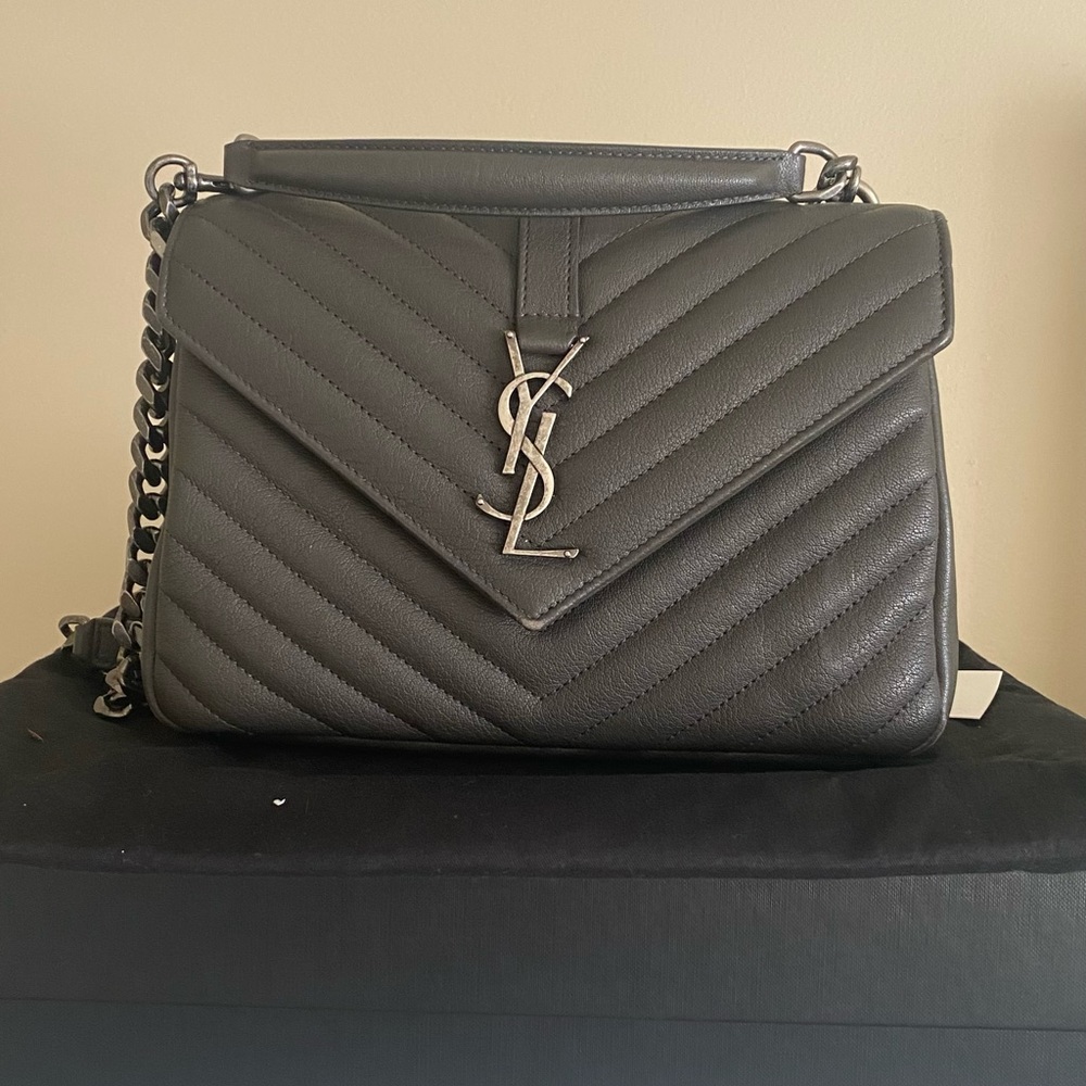 Saint Laurent 2019 Matelasse Chevron Monogram Medium College Bag - Picture 12 of 12